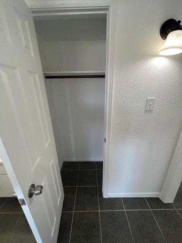 1516 Bay Area Boulevard B2, Houston, TX 77058