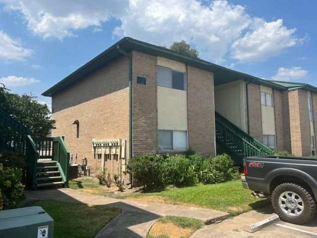 1516 Bay Area Boulevard B2, Houston, TX 77058
