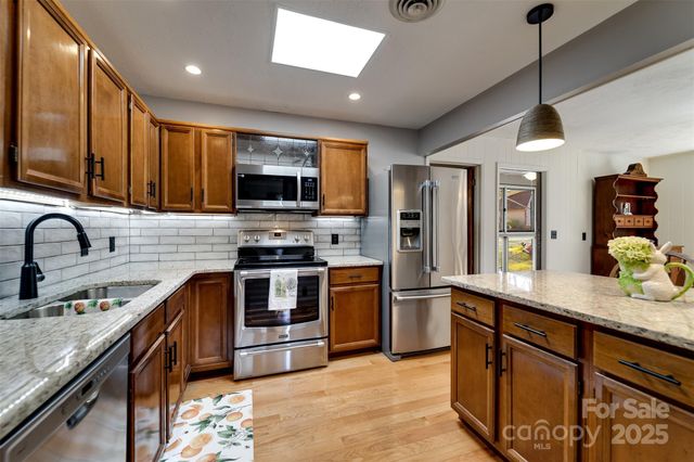 311 Winding Way Drive, Franklin, NC 28734
