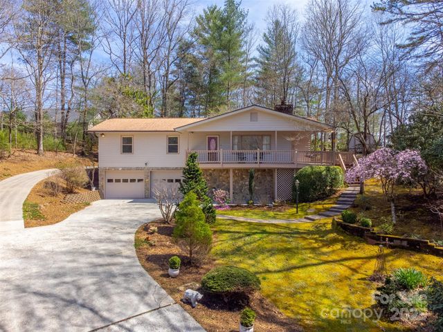 311 Winding Way Drive, Franklin, NC 28734