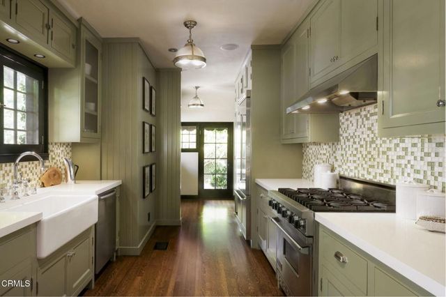 2410 E Orange Grove Boulevard, Pasadena, CA 91104