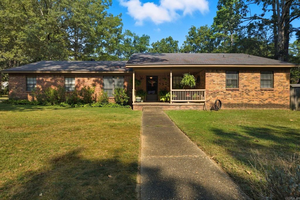 18310 Fawn Tree Drive, Little Rock, AR 72210