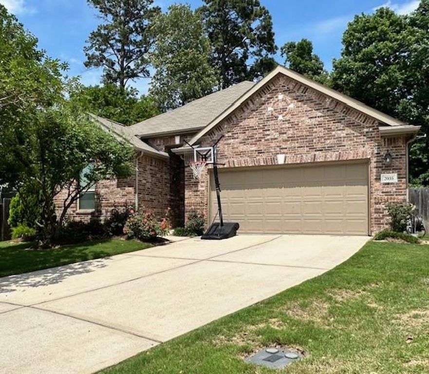 2035 Elkington Circle, Conroe, TX 77304
