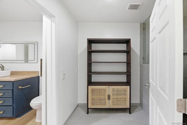 1092 Fresno St 4, San Diego, CA 92110
