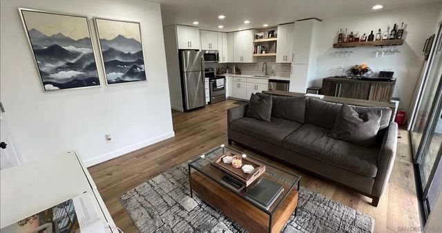1092 Fresno St 4, San Diego, CA 92110