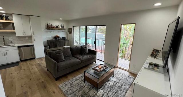 1092 Fresno St 4, San Diego, CA 92110