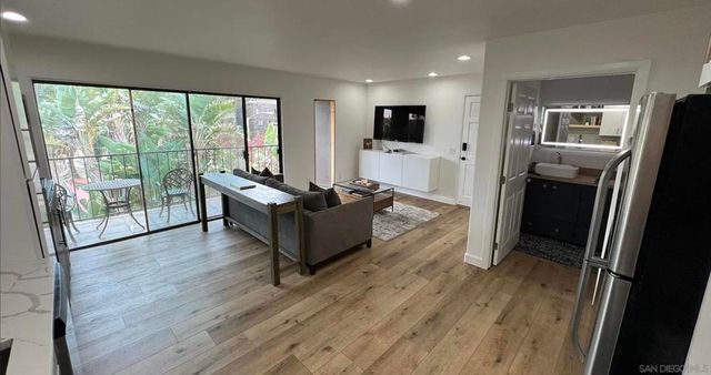 1092 Fresno St 4, San Diego, CA 92110