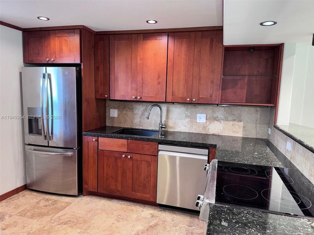 100 Edgewater Dr 140, Coral Gables, FL 33133