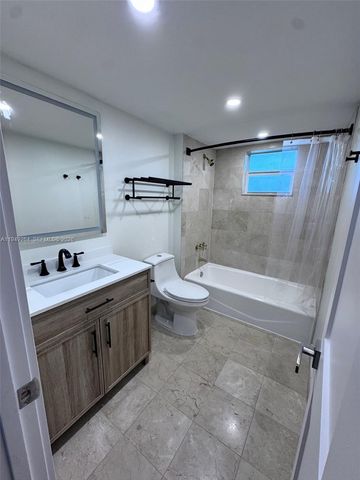 100 Edgewater Dr 140, Coral Gables, FL 33133