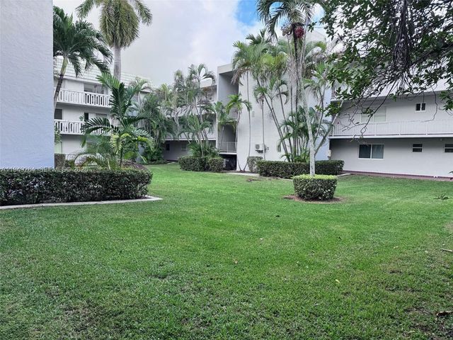 100 Edgewater Dr 140, Coral Gables, FL 33133