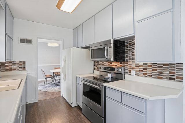 2102 55th Street, Des Moines, IA 50310