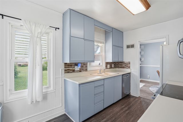 2102 55th Street, Des Moines, IA 50310