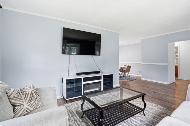 2102 55th Street, Des Moines, IA 50310