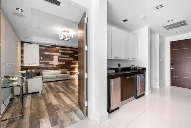300 Royal Plaza Drive, Fort Lauderdale, FL 33301