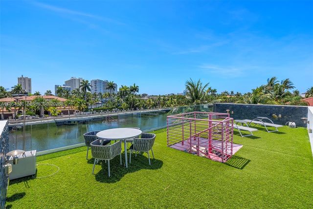 300 Royal Plaza Drive, Fort Lauderdale, FL 33301