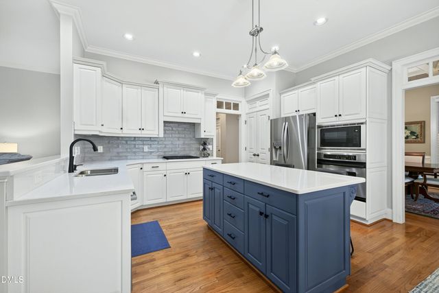 612 Crossway Lane, Holly Springs, NC 27540