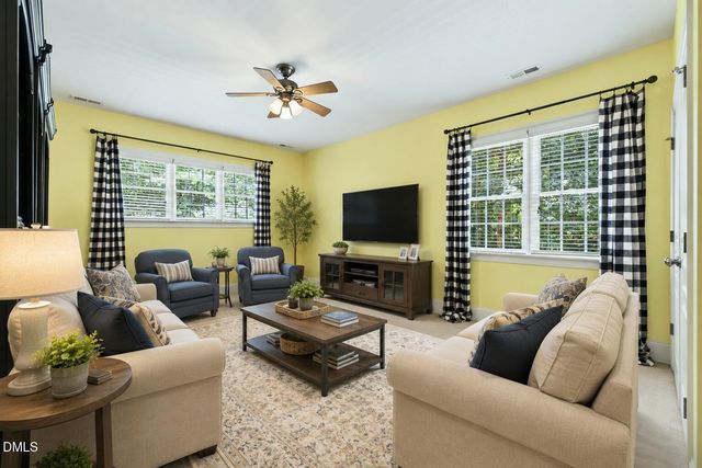 612 Crossway Lane, Holly Springs, NC 27540