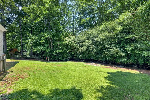 612 Crossway Lane, Holly Springs, NC 27540