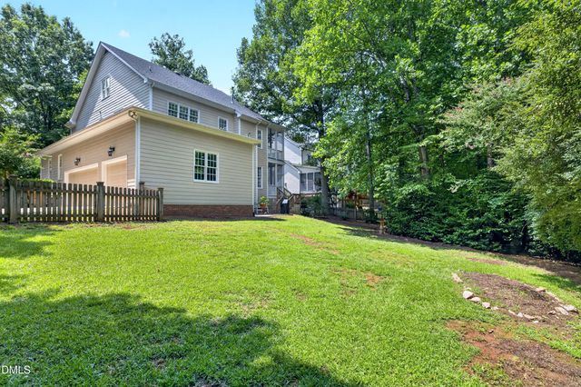 612 Crossway Lane, Holly Springs, NC 27540
