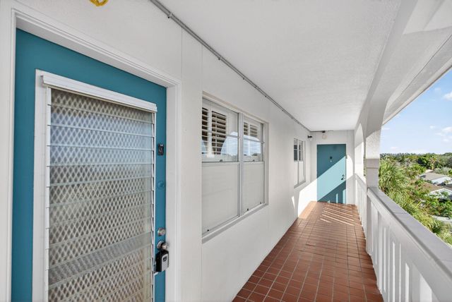 2003 Granada Drive L4, Coconut Creek, FL 33066