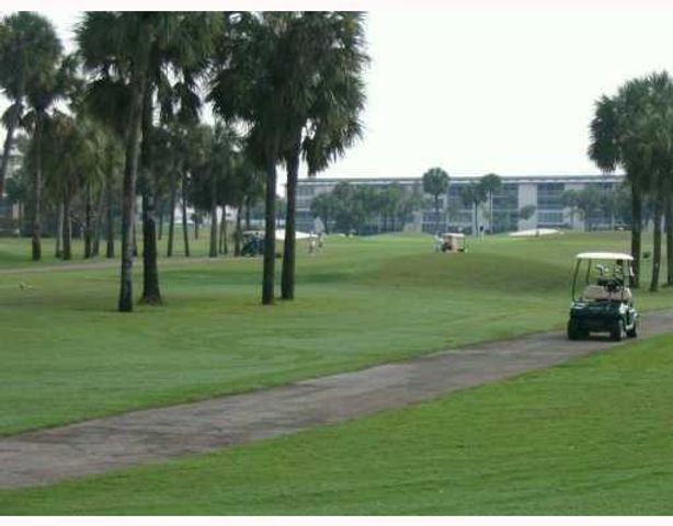 2003 Granada Drive L4, Coconut Creek, FL 33066