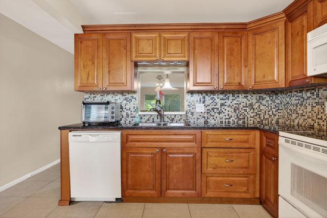 2003 Granada Drive L4, Coconut Creek, FL 33066