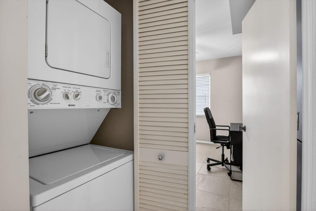 2003 Granada Drive L4, Coconut Creek, FL 33066