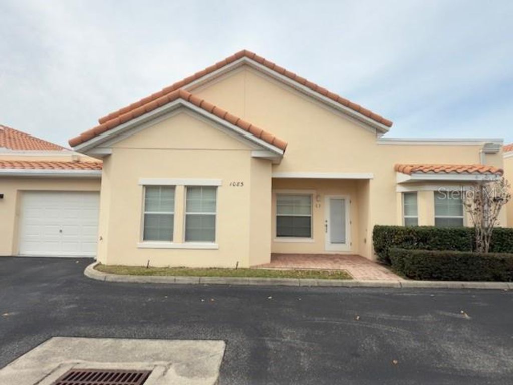 1083 DAVID WALKER DRIVE C3, Tavares, FL 32778