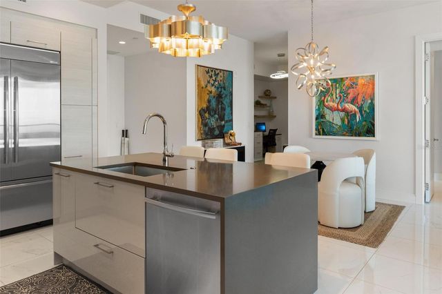 100 1ST AVENUE N 2302, St Petersburg, FL 33701