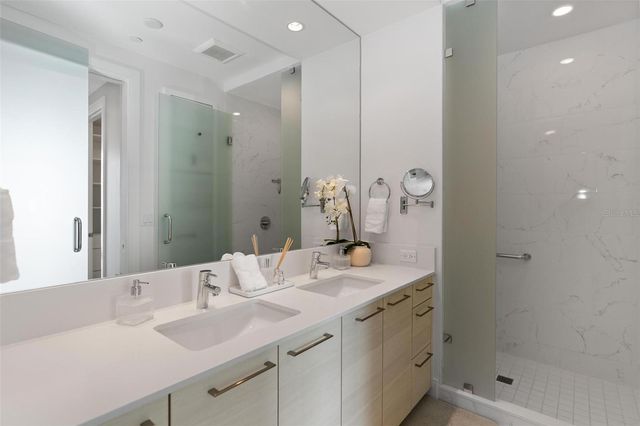 100 1ST AVENUE N 2302, St Petersburg, FL 33701