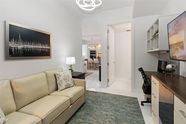 100 1ST AVENUE N 2302, St Petersburg, FL 33701