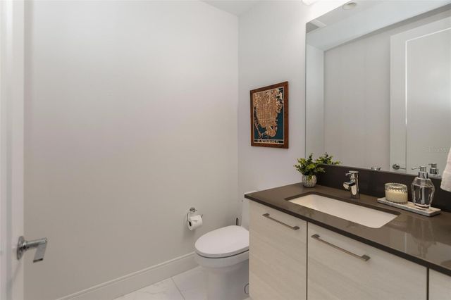 100 1ST AVENUE N 2302, St Petersburg, FL 33701