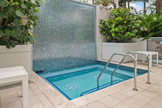 100 1ST AVENUE N 2302, St Petersburg, FL 33701