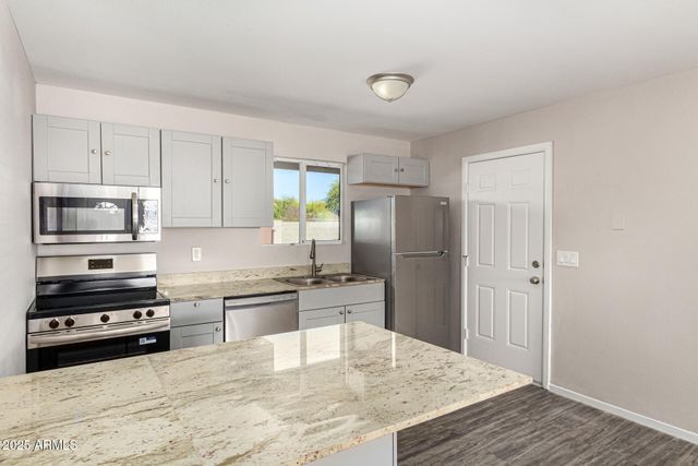 334 E HOLMES Avenue, Mesa, AZ 85210