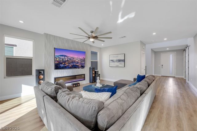 6833 Fallen Rock Street, North Las Vegas, NV 89084