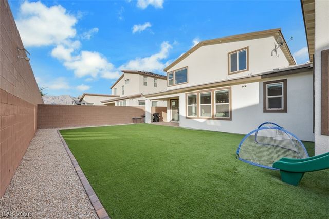 6833 Fallen Rock Street, North Las Vegas, NV 89084