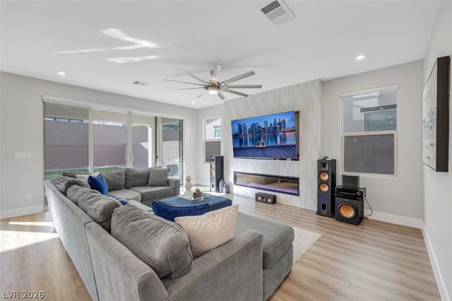 6833 Fallen Rock Street, North Las Vegas, NV 89084