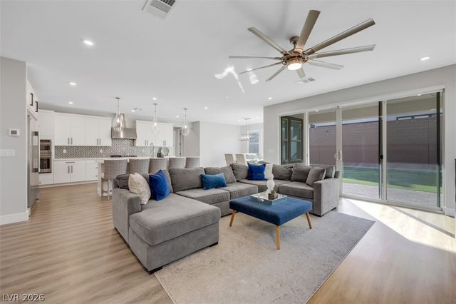 6833 Fallen Rock Street, North Las Vegas, NV 89084