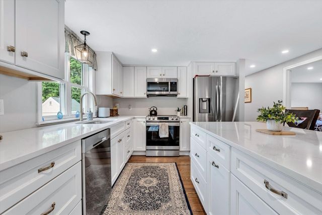 770 County Road, Pocasset, MA 02559