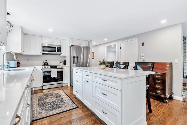 770 County Road, Pocasset, MA 02559