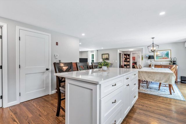 770 County Road, Pocasset, MA 02559