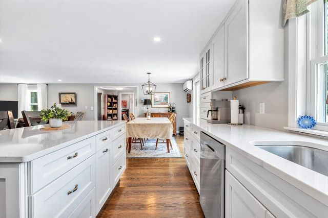 770 County Road, Pocasset, MA 02559