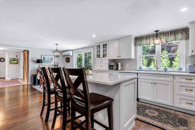 770 County Road, Pocasset, MA 02559