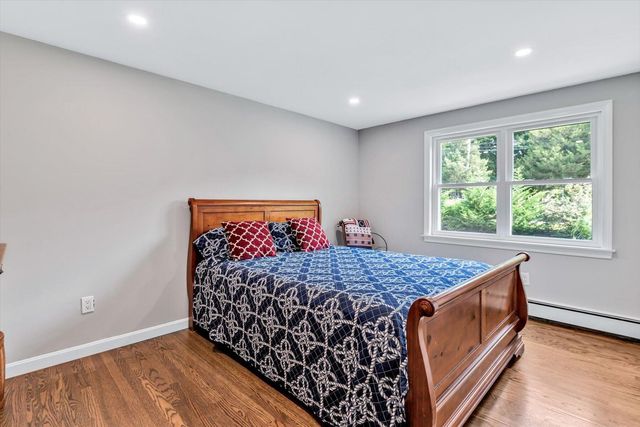 770 County Road, Pocasset, MA 02559