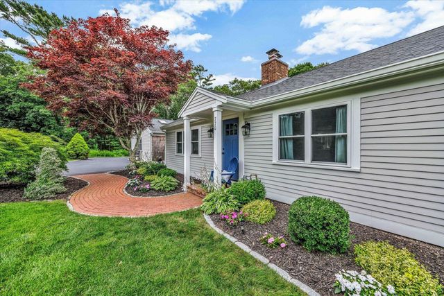 770 County Road, Pocasset, MA 02559