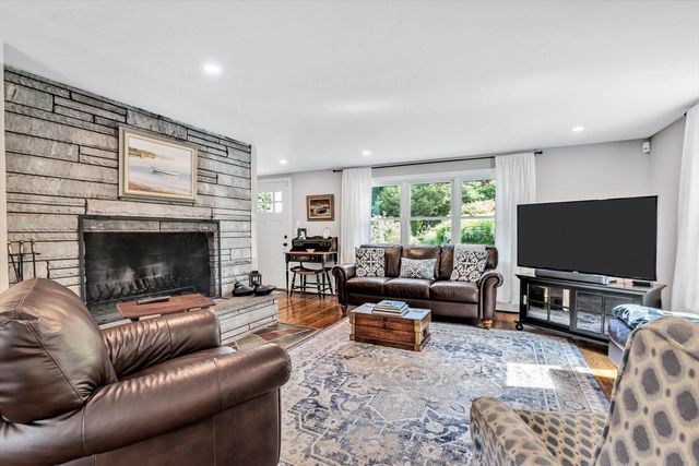 770 County Road, Pocasset, MA 02559