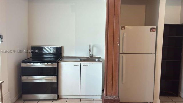 5950 NW 114th St- Efficiency 1,, Hialeah, FL 33012