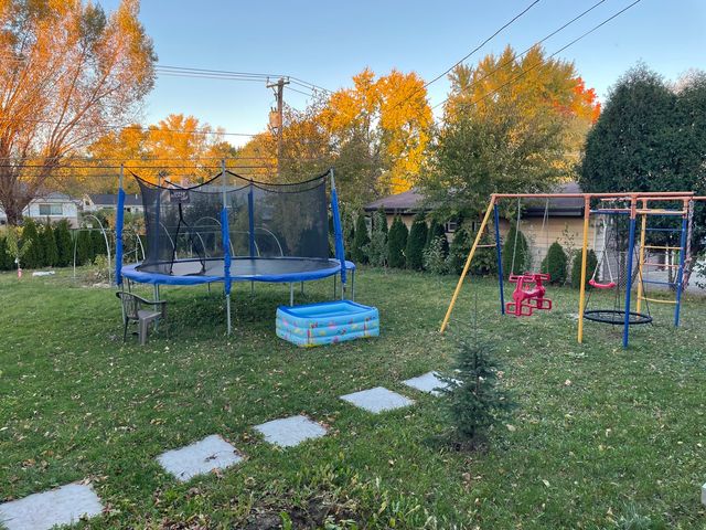 200 W Thacker Street, Hoffman Estates, IL 60169