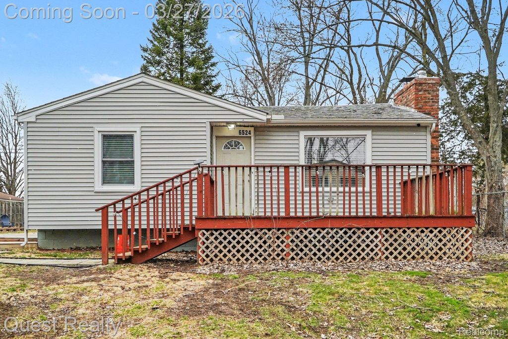 6524 Oakridge Drive, Waterford Charter Township, MI 48329