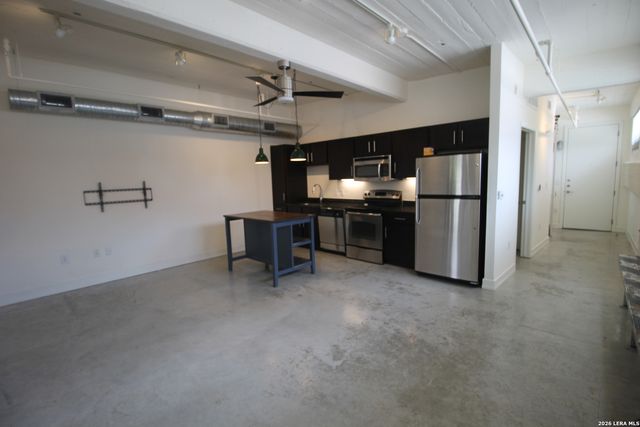 1401 S Flores St Apt 216, San Antonio, TX 78204